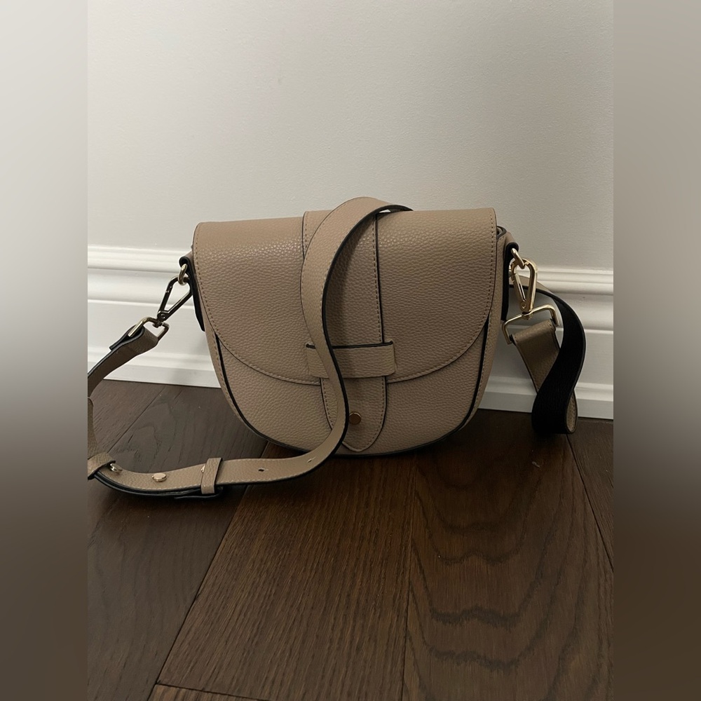 Women’s crossbody purse